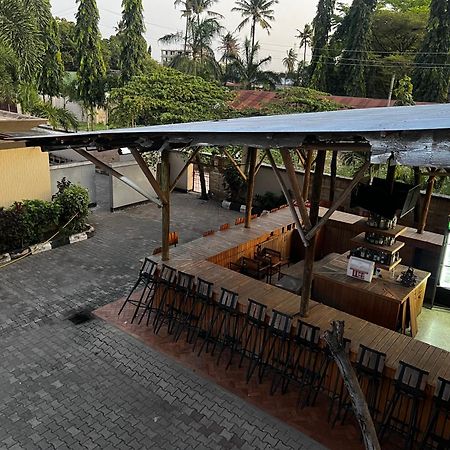 K27 Premier Backpackers Hostel Dar es Salaam Ngoại thất bức ảnh