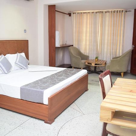 K27 Premier Backpackers Hostel Dar es Salaam Ngoại thất bức ảnh