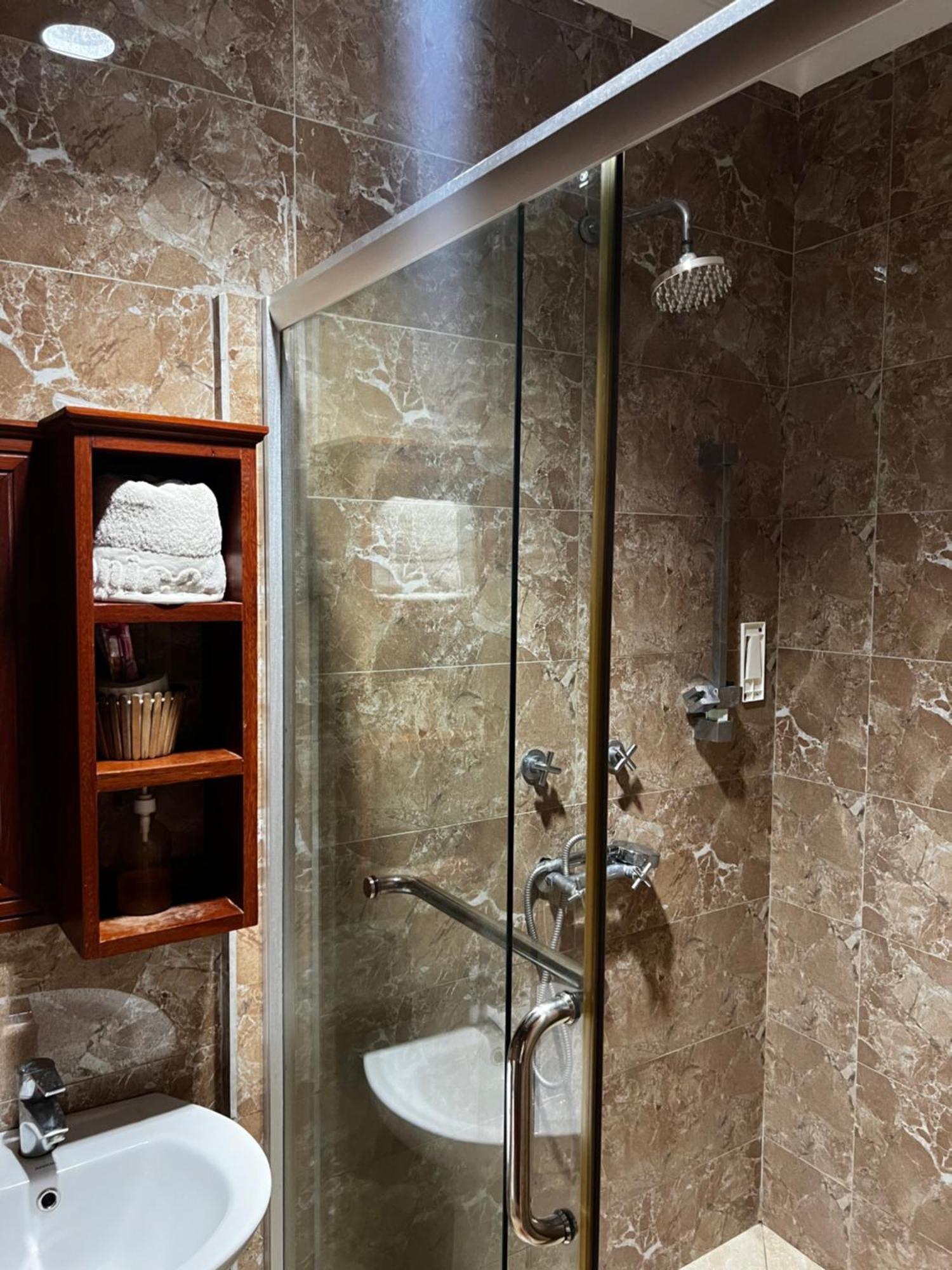 K27 Premier Backpackers Hostel Dar es Salaam Ngoại thất bức ảnh