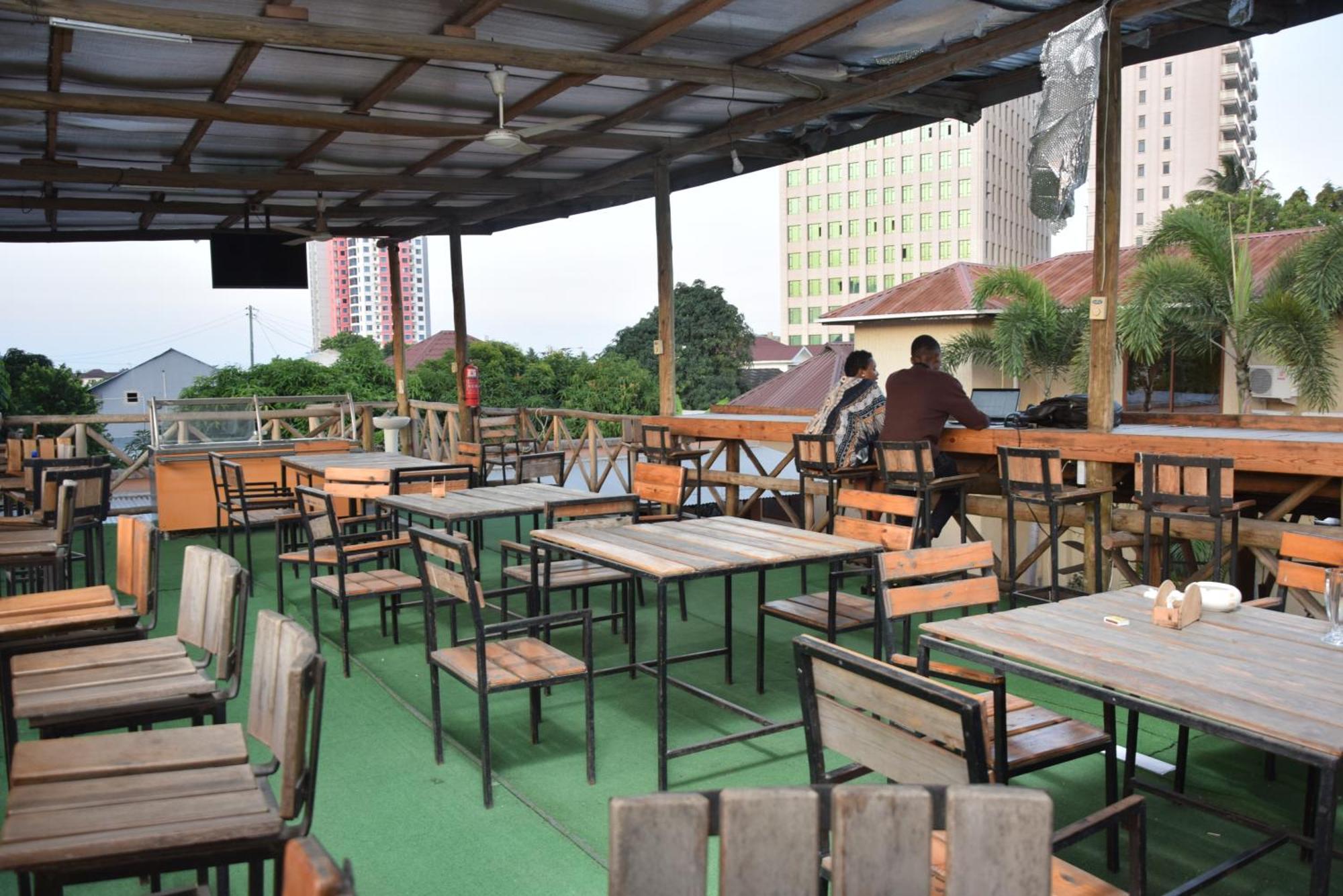 K27 Premier Backpackers Hostel Dar es Salaam Ngoại thất bức ảnh