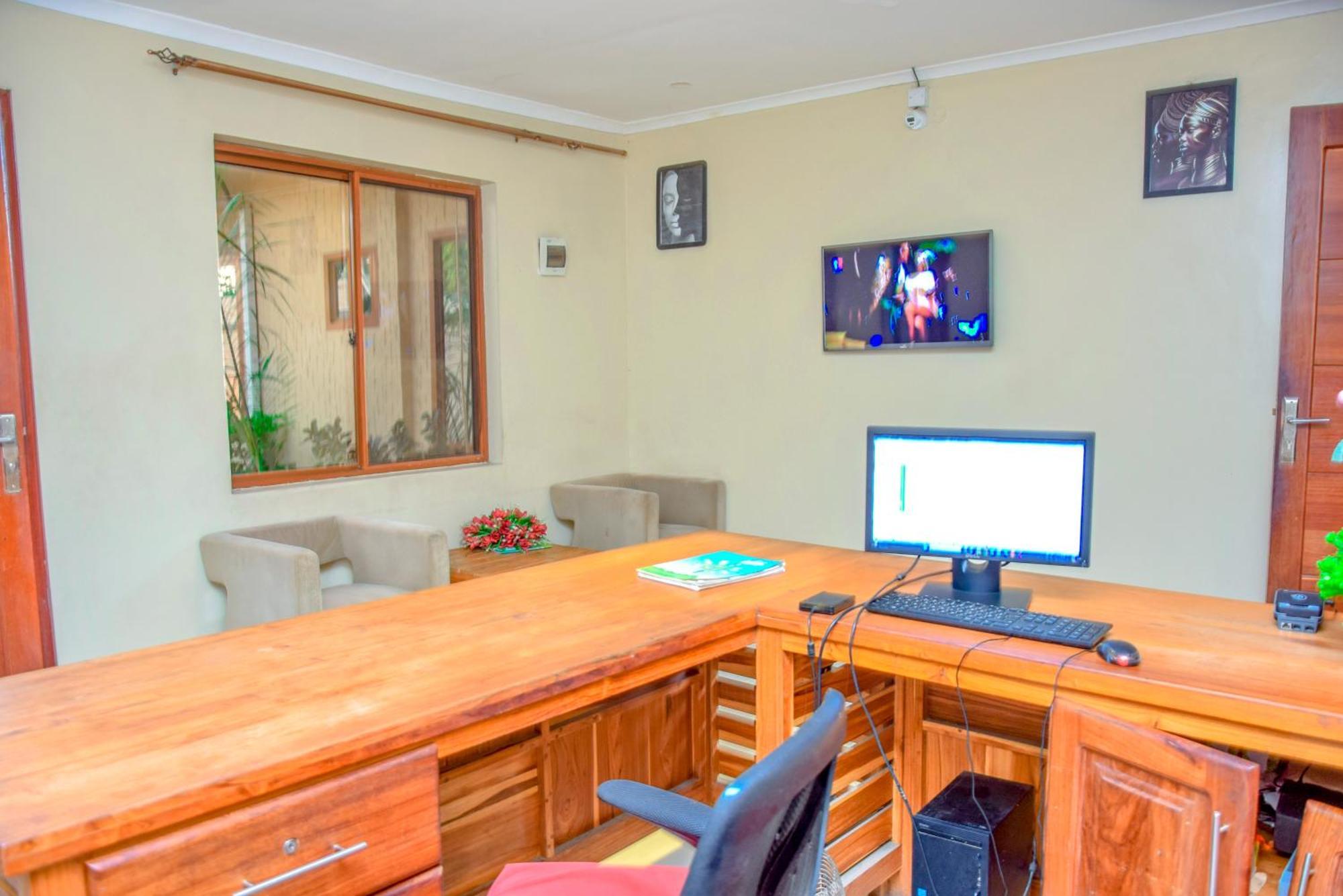 K27 Premier Backpackers Hostel Dar es Salaam Ngoại thất bức ảnh