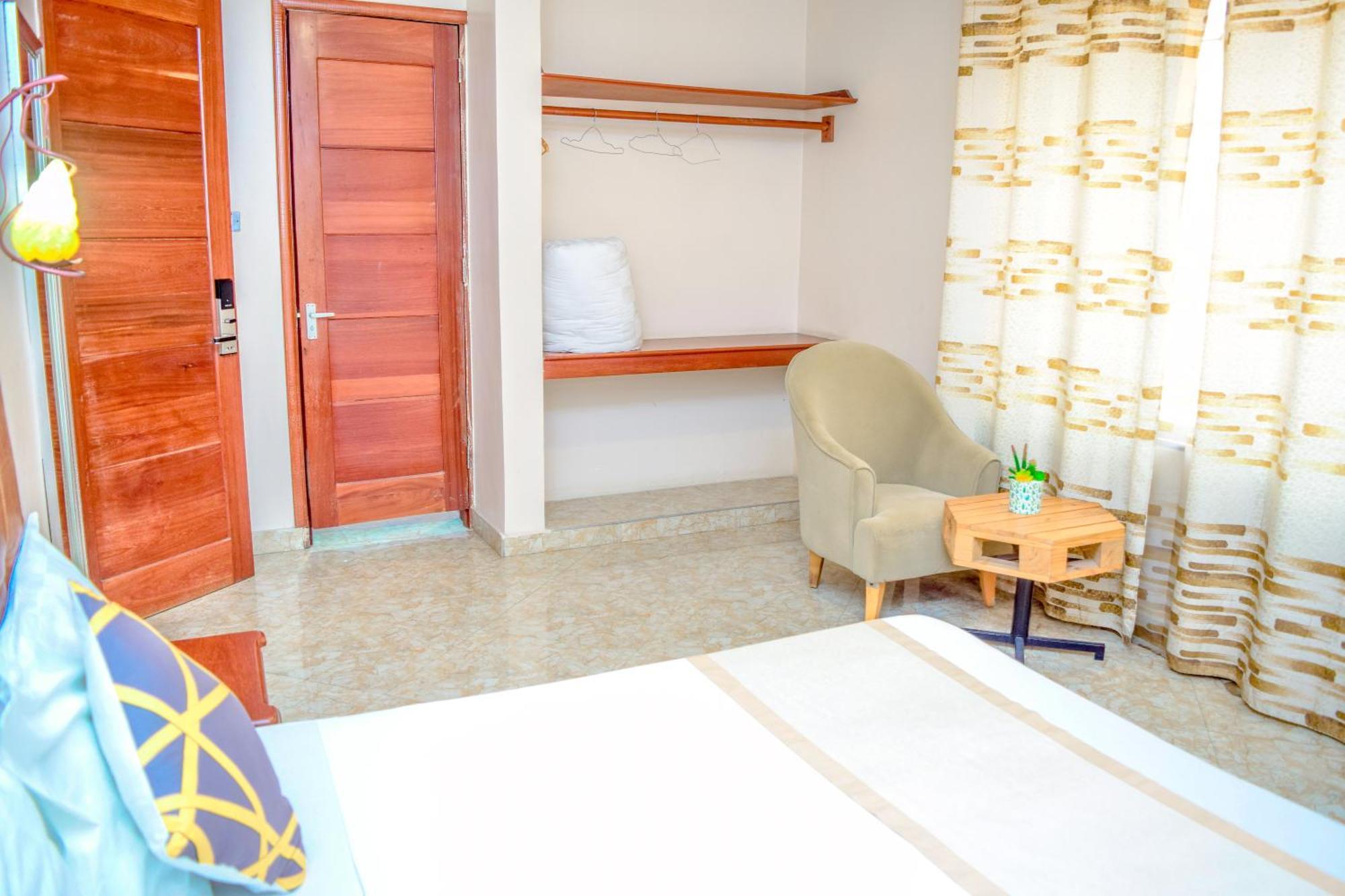 K27 Premier Backpackers Hostel Dar es Salaam Ngoại thất bức ảnh