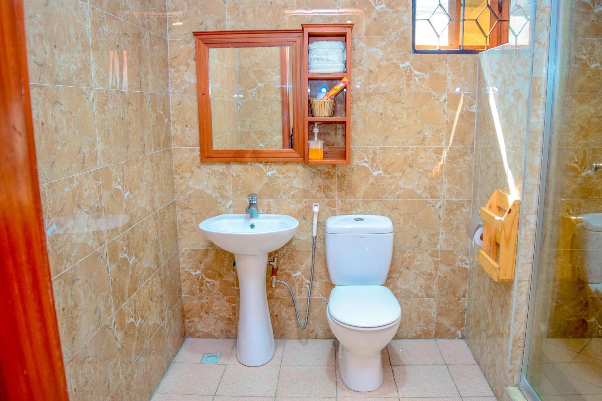 K27 Premier Backpackers Hostel Dar es Salaam Ngoại thất bức ảnh