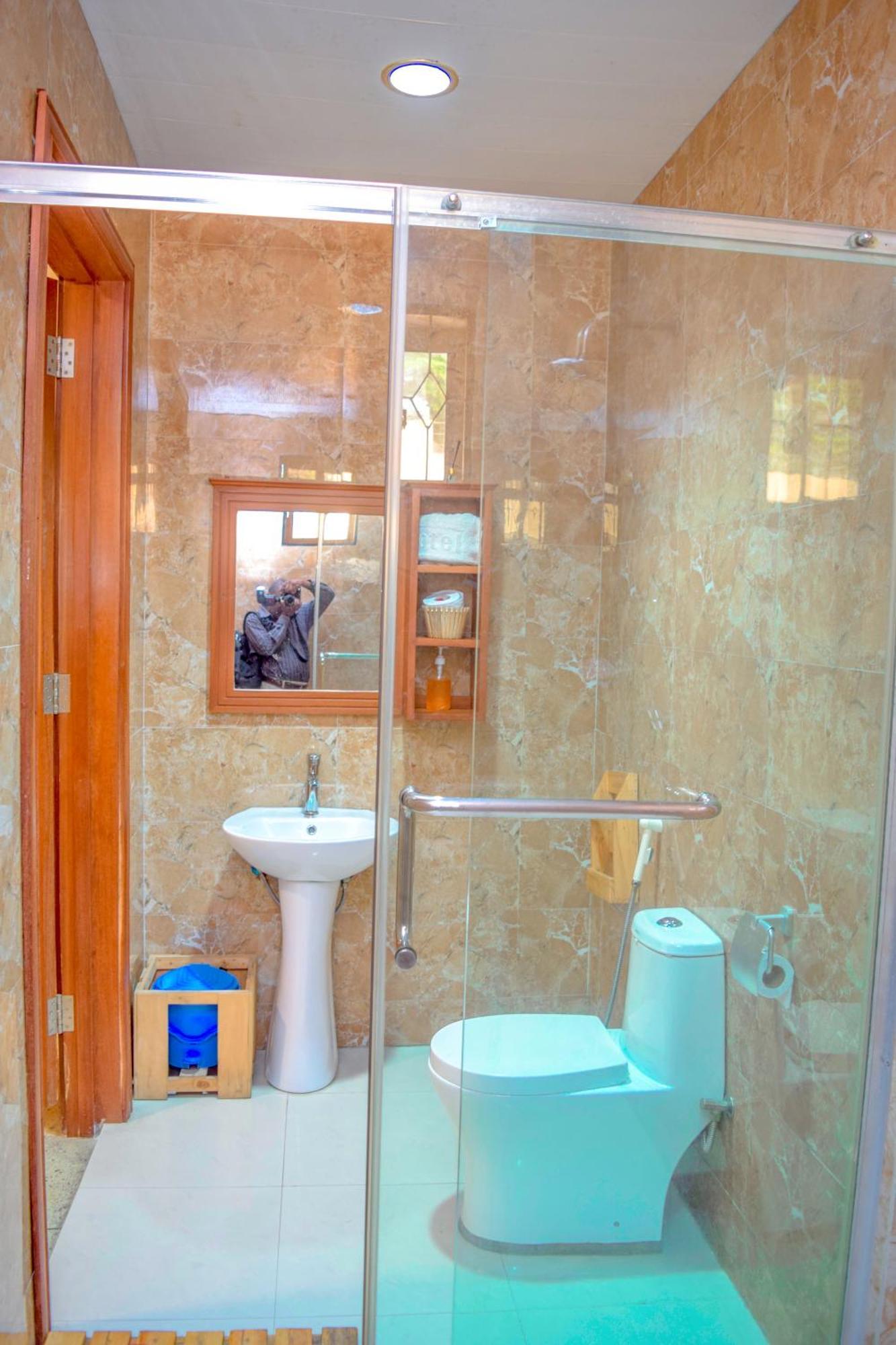 K27 Premier Backpackers Hostel Dar es Salaam Ngoại thất bức ảnh